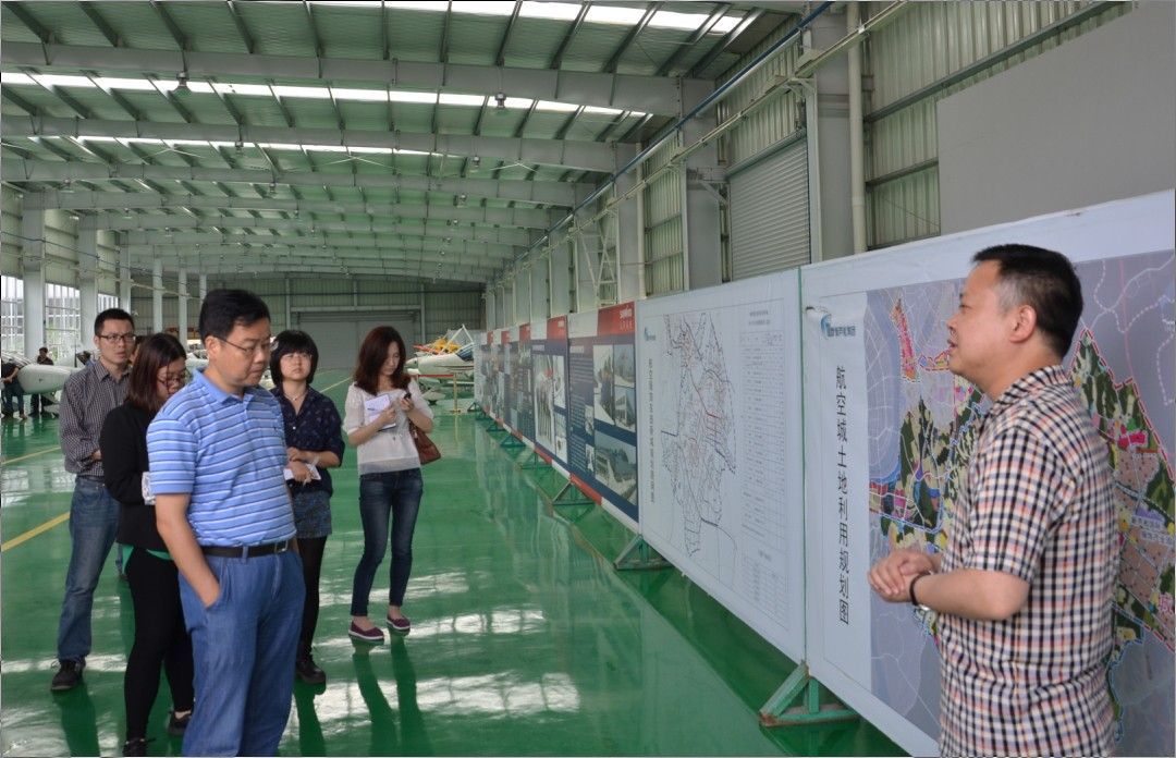 新華社、湖南日報(bào)等30多家媒體來株實(shí)地采訪航空城建設(shè)情況